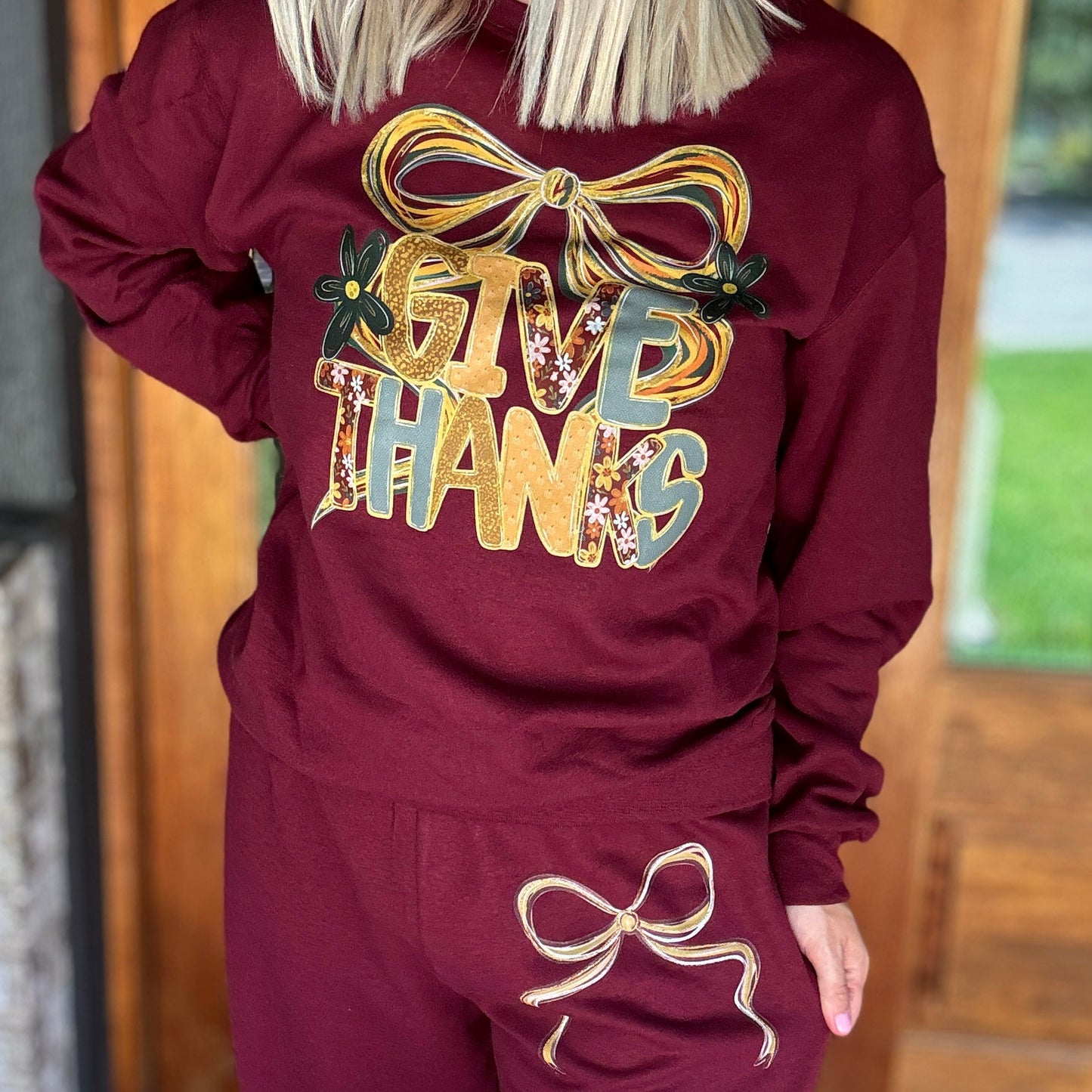 Give Thanks Bow Sweat Set